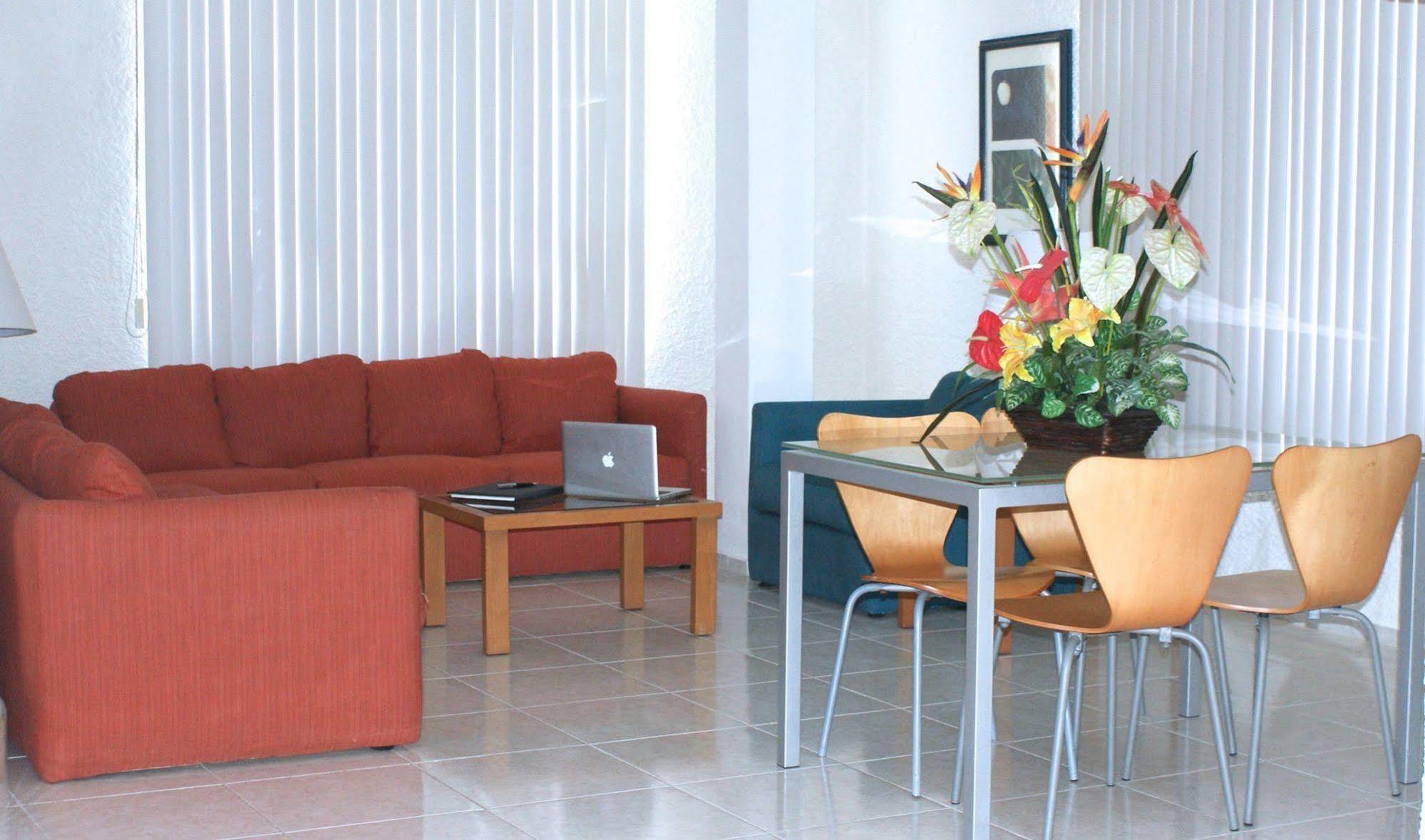 Hotel Y Suites Nader Cancún Eksteriør billede
